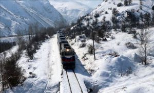 برف روی ریل - قطار - سرما - یخبندان