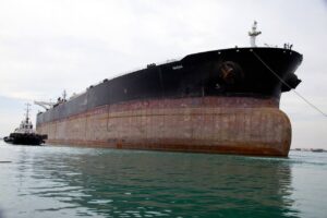 ورود نفتکش غولپیکر به ایزوایکو