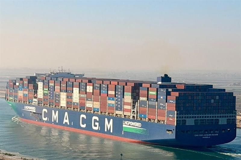 عبور موفق کشتی‌های کانتینری از سوئز