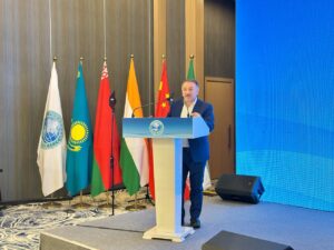 هادی کریمی مدیرعامل شزکت خدمات دریایی بندری سینا