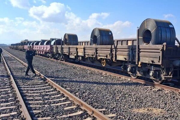 صادرات ریلی محموله ۳۰۰۰ تنی فولاد از اصفهان به افغانستان