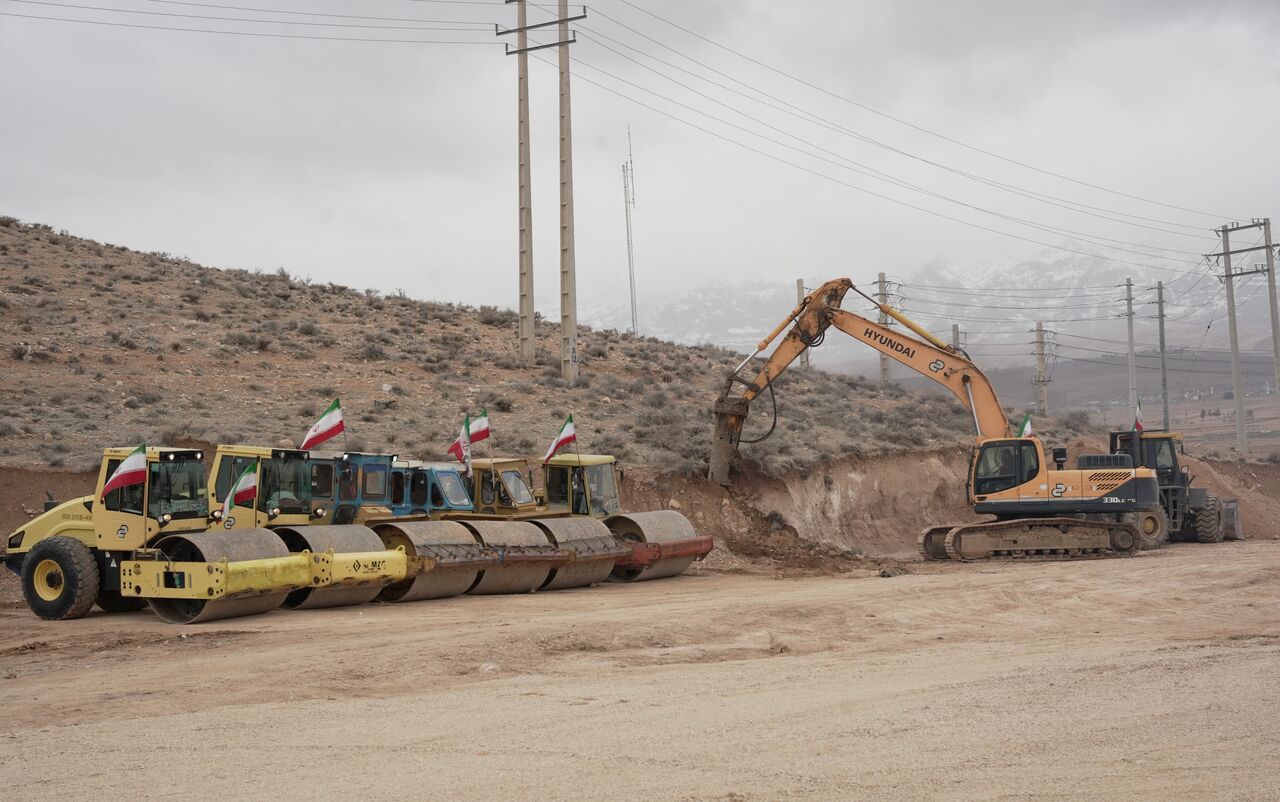 قطعه ۸ آزادراه اصفهان شیراز